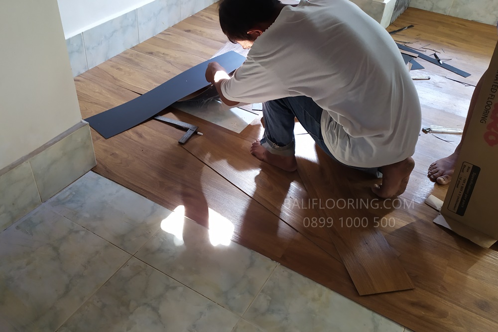 Jasa Pemasangan vinyl lantai di Bali